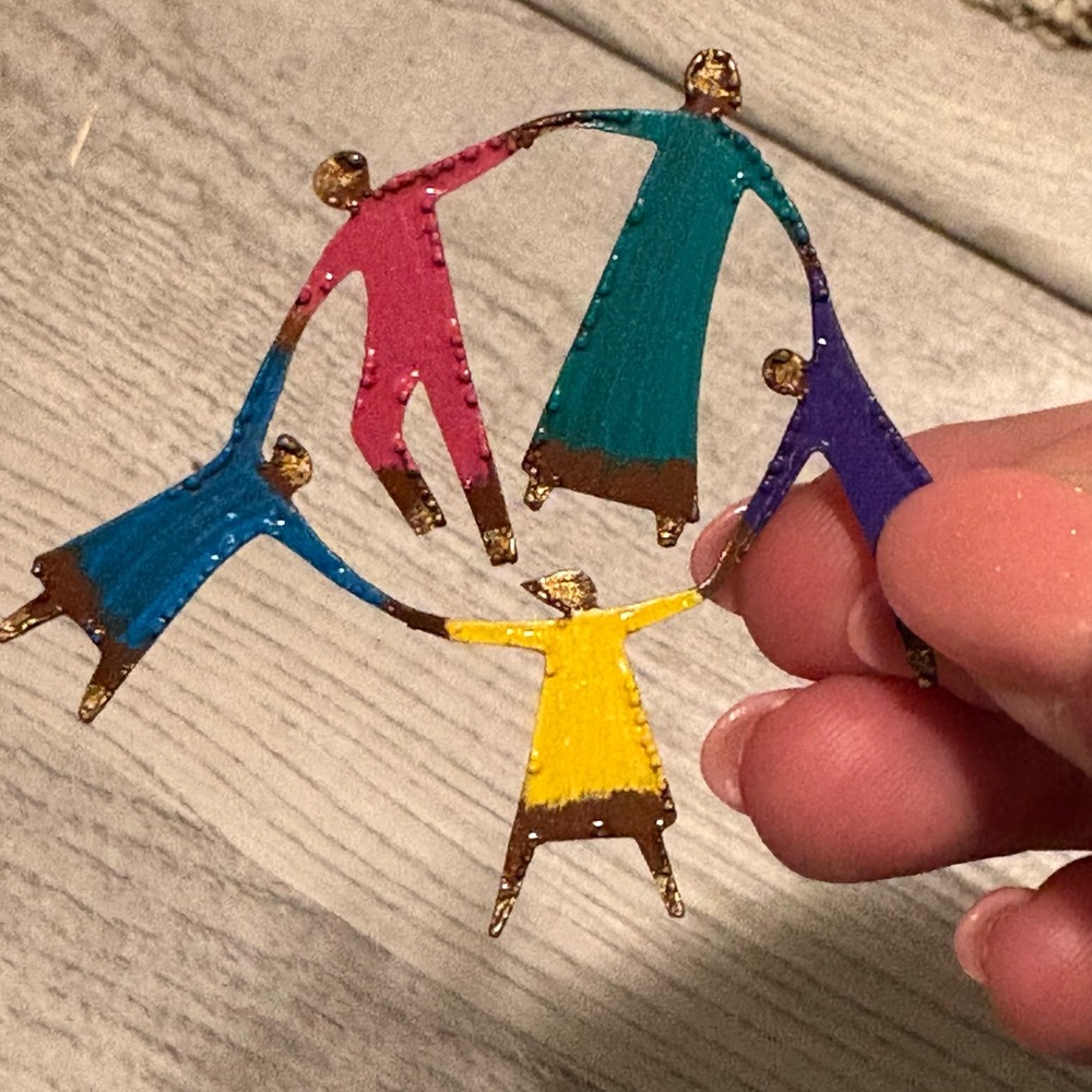 Unity Circle Pin - Picture 3 of 4
